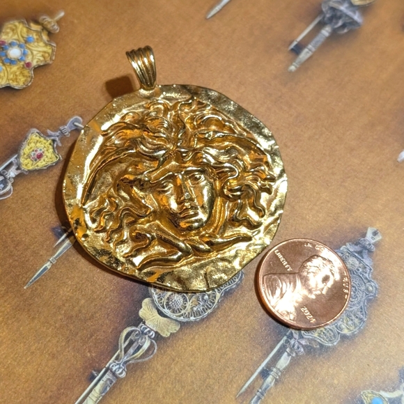 1970s Sphinx British Museum Medusa Pendant Brooch - Picture 4 of 5